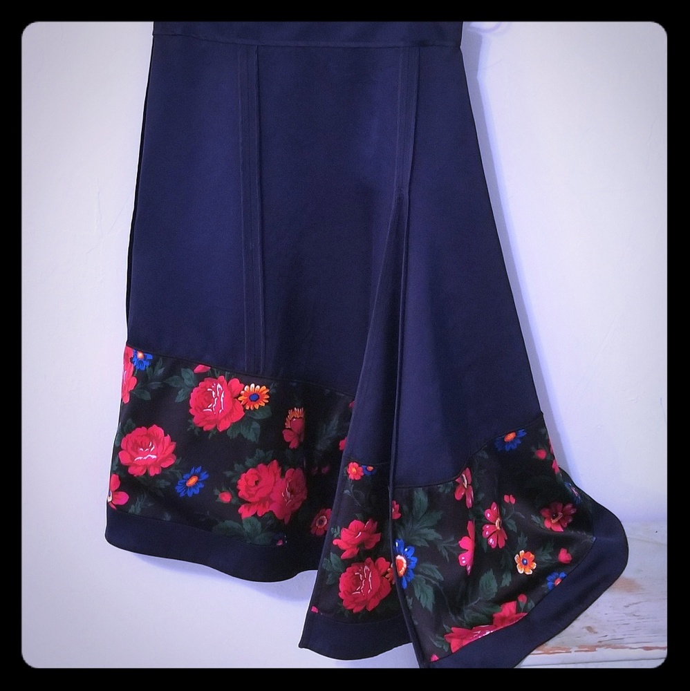 Final Markdown Celine skirt worn by Lisa Edelstein